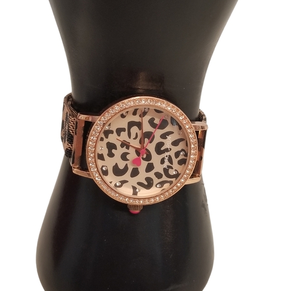 BETSEY JOHNSON ROSE GOLD  LEOPARD PRINT MESH MAGNETIC BAND LADIES WATCH - Picture 1 of 9